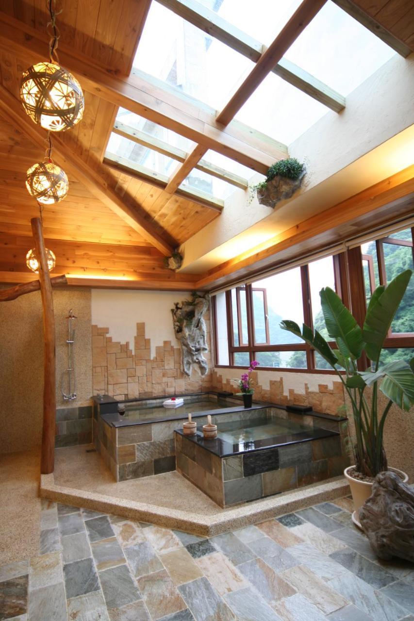 Chief Villa Hot Spring Resort Ренай Экстерьер фото